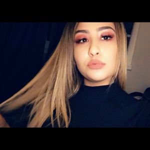 Meet your Posher, Jacquelin